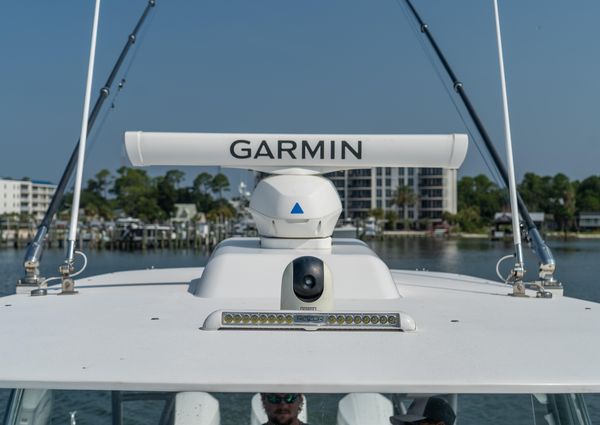 Front Runner 47 Center Console image