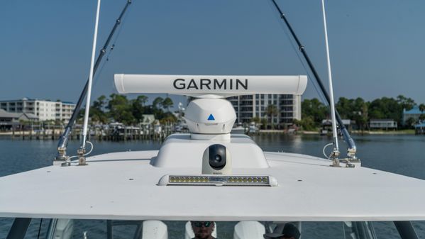 Front Runner 47 Center Console image