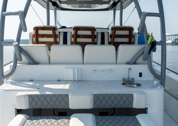 Front Runner 47 Center Console image