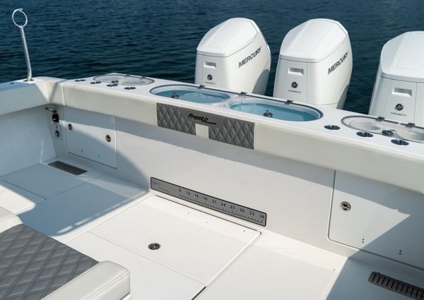 Front Runner 47 Center Console image