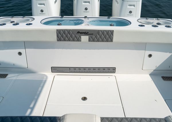 Front Runner 47 Center Console image