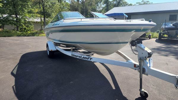 Sea Ray 200