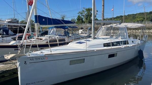 Beneteau Oceanis 38.1