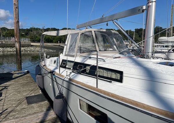 Beneteau Oceanis 38.1 image