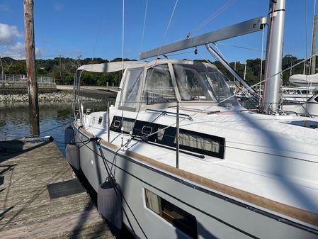 Beneteau Oceanis 38.1 image