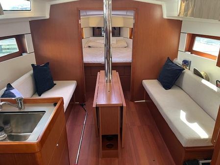 Beneteau Oceanis 38.1 image