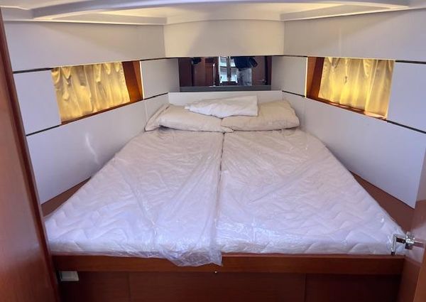 Beneteau Oceanis 38.1 image