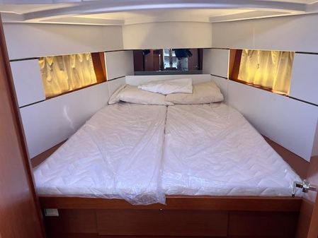 Beneteau Oceanis 38.1 image