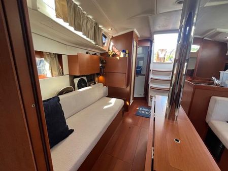 Beneteau OCEANIS-38-1 image