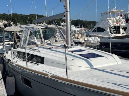 Beneteau Oceanis 38.1 image