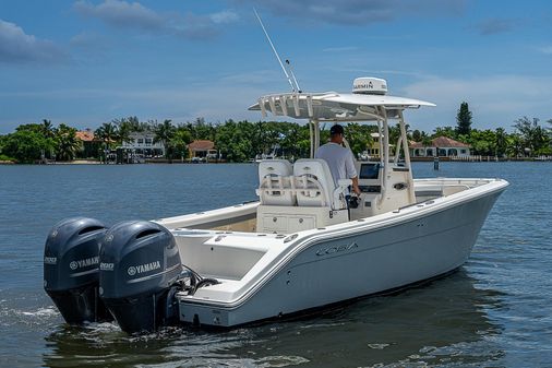 Cobia 277 Center Console image