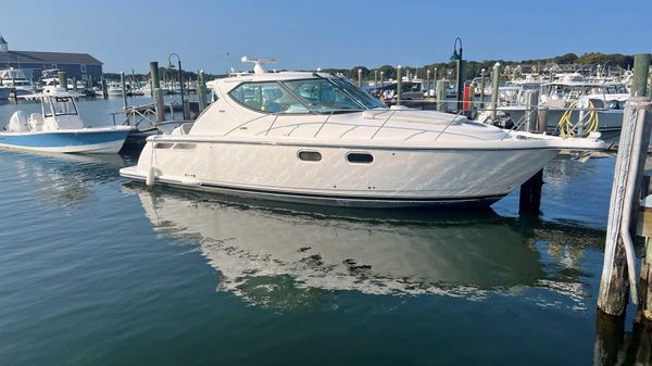 Tiara Yachts 3900 Sovran 