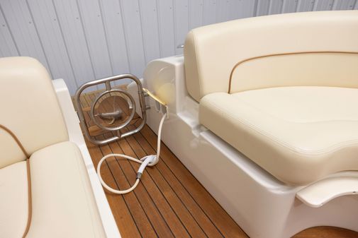 Chris-Craft Corsair 36 image