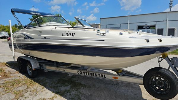 Hurricane SunDeck 237 DC OB 