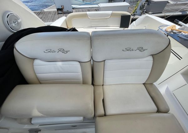 Sea Ray 350 Sundancer image