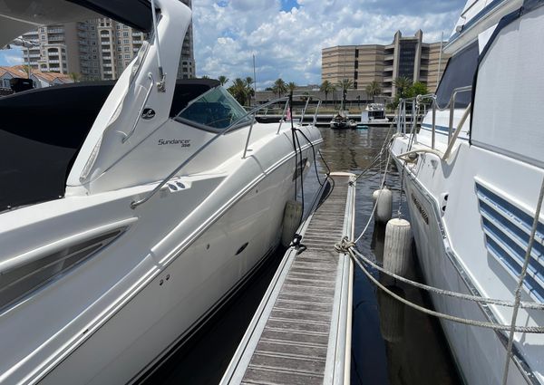 Sea Ray 350 Sundancer image