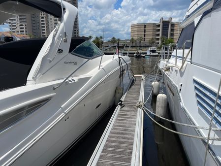 Sea Ray 350 Sundancer image