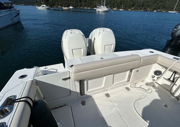 Boston-whaler 330-OUTRAGE image