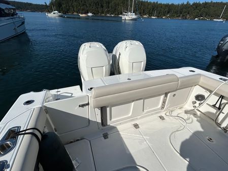 Boston-whaler 330-OUTRAGE image