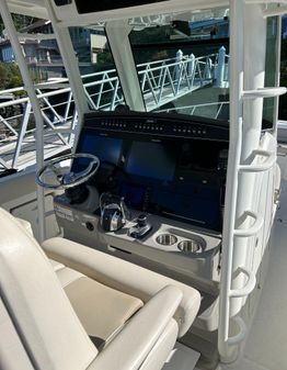 Boston-whaler 330-OUTRAGE image