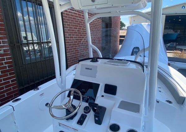 Sea-pro 222-CENTER-CONSOLE image