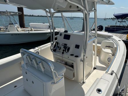 Cobia 237-CENTER-CONSOLE image