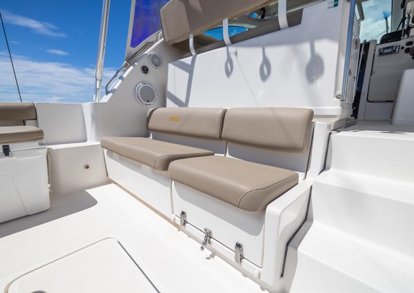 Tiara Yachts 4200 Open image