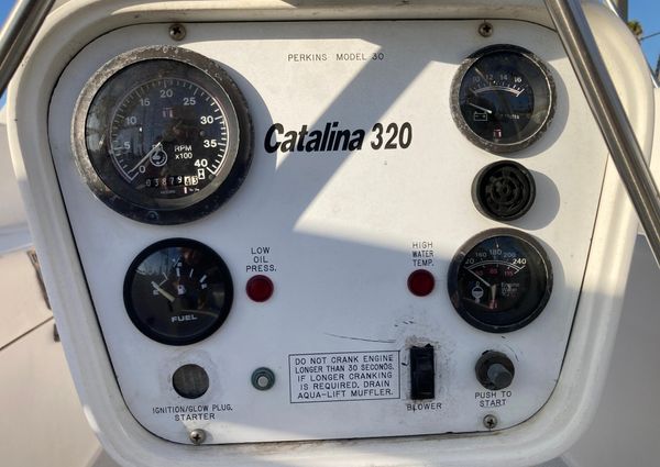 Catalina 320 image