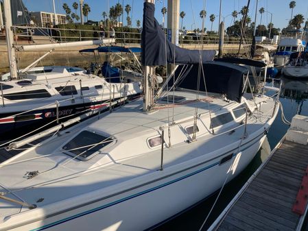 Catalina 320 image