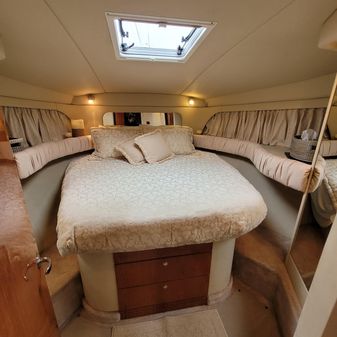 Sea Ray 38 AFT CABIN image