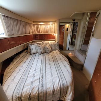 Sea Ray 38 AFT CABIN image