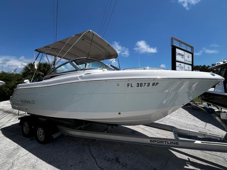 Robalo R227 Dual Console image