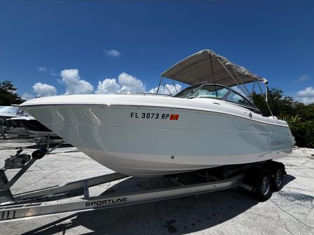 Robalo R227 Dual Console image