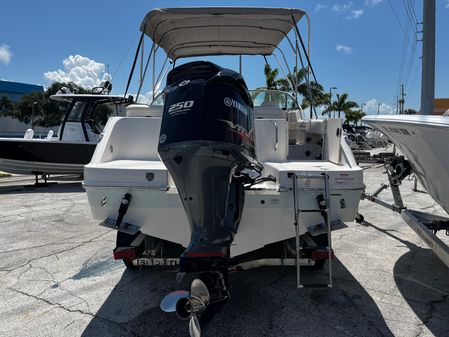 Robalo R227 Dual Console image