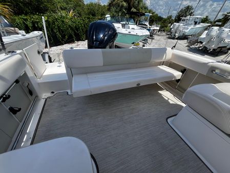 Robalo R227 Dual Console image