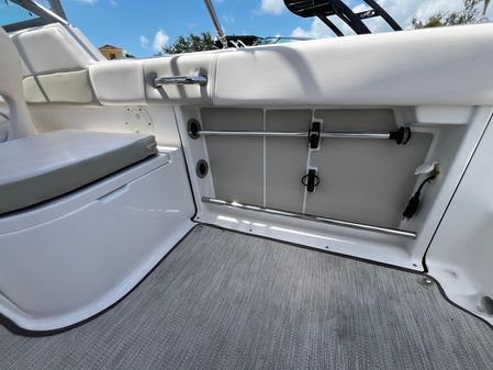 Robalo R227 Dual Console image