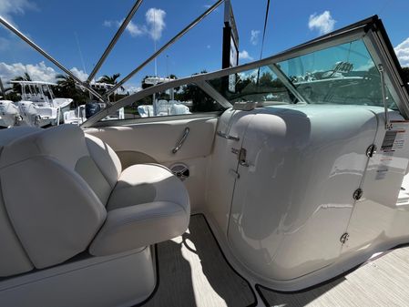 Robalo R227 Dual Console image