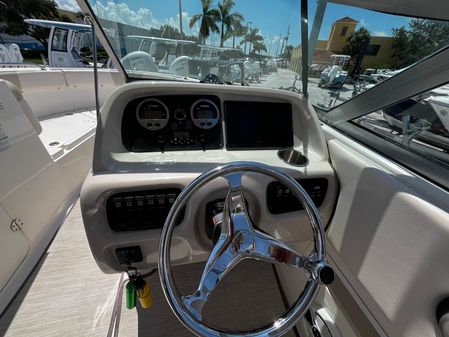 Robalo R227 Dual Console image