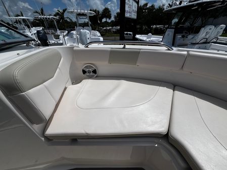 Robalo R227 Dual Console image