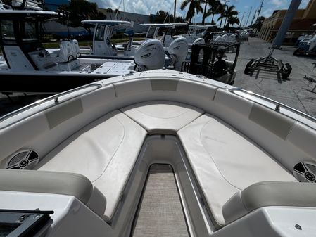 Robalo R227 Dual Console image