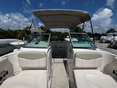 Robalo R227 Dual Console image