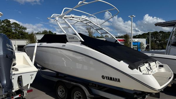 Yamaha Boats 252SE 