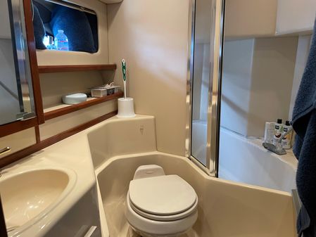 Meridian 490 Pilothouse image