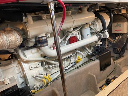 Meridian 490 Pilothouse image