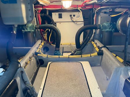 Meridian 490 Pilothouse image
