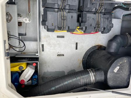 Meridian 490 Pilothouse image