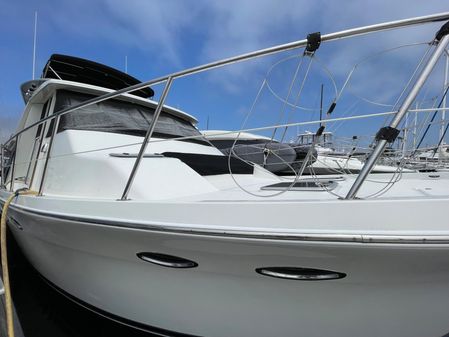 Meridian 490 Pilothouse image