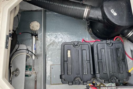 Meridian 490 Pilothouse image