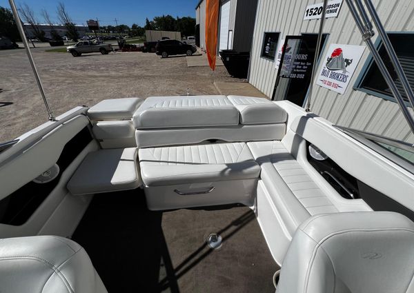 Regal 2200-BOWRIDER image