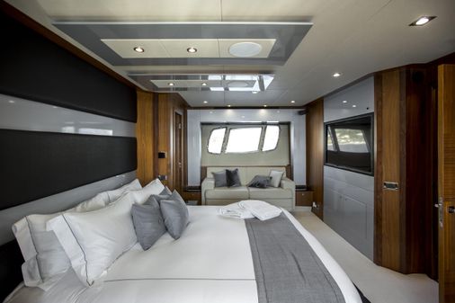 Sunseeker Predator 84 image